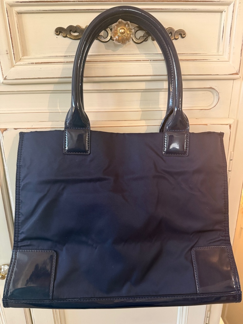 Tory Burch Navy Logo Tote with Patent Handles - Picture 2 of 6
